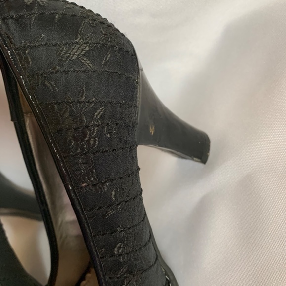 Oh So Pretty! Rampage Black Embroidered Heels! - Picture 5 of 16